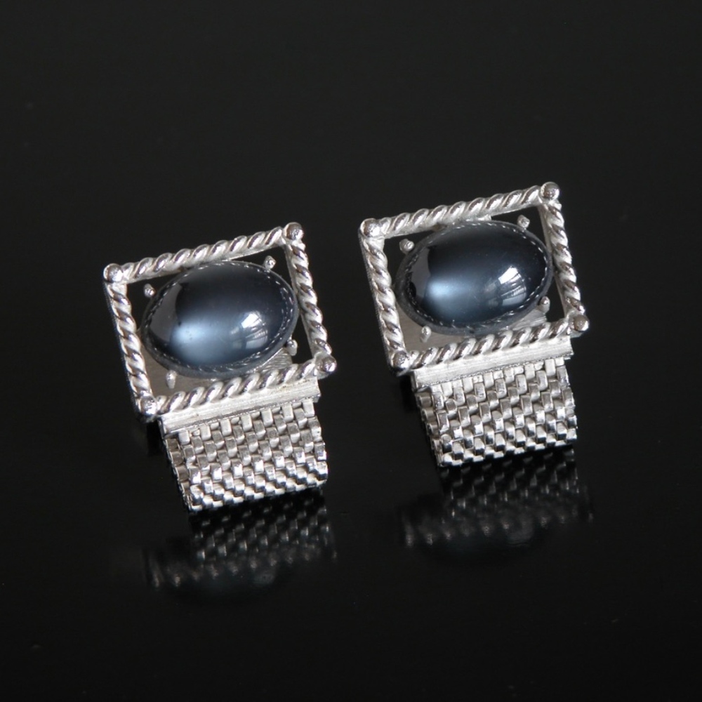 Vintage SWANK Wrap Around Grey Stone Cufflinks